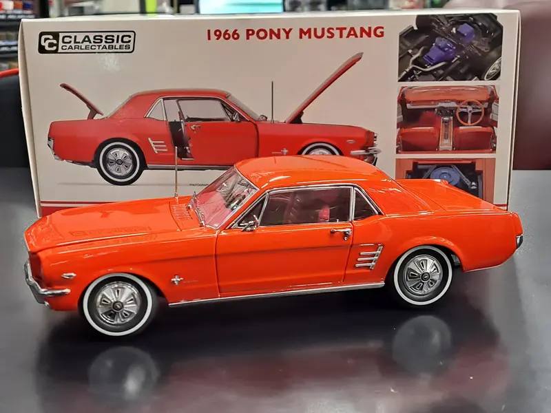 1/18 1966 Pony Mustang Signal Flare Red Classic Carlectables 1