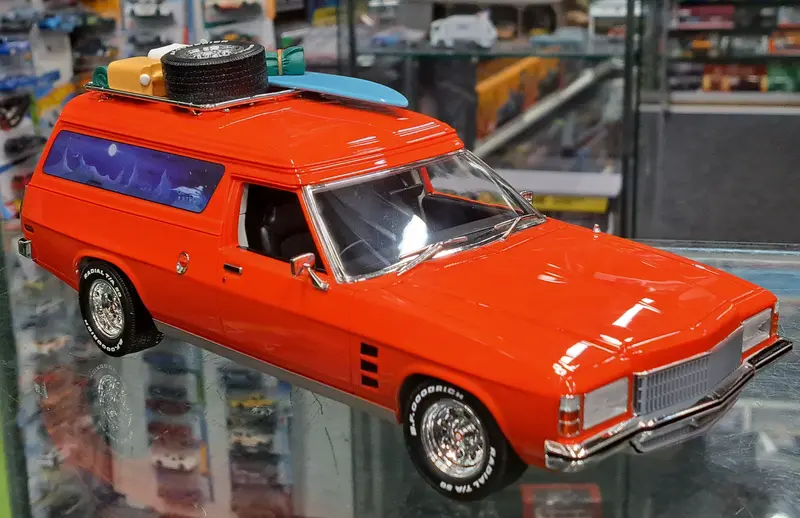 1/18 Ace Models Mad Max Panelvan 1