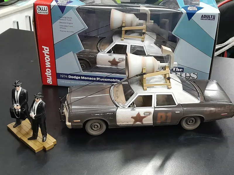 1/18 Blues Brothers Blues Mobile With Figures 1974 Dodge Monaco 1