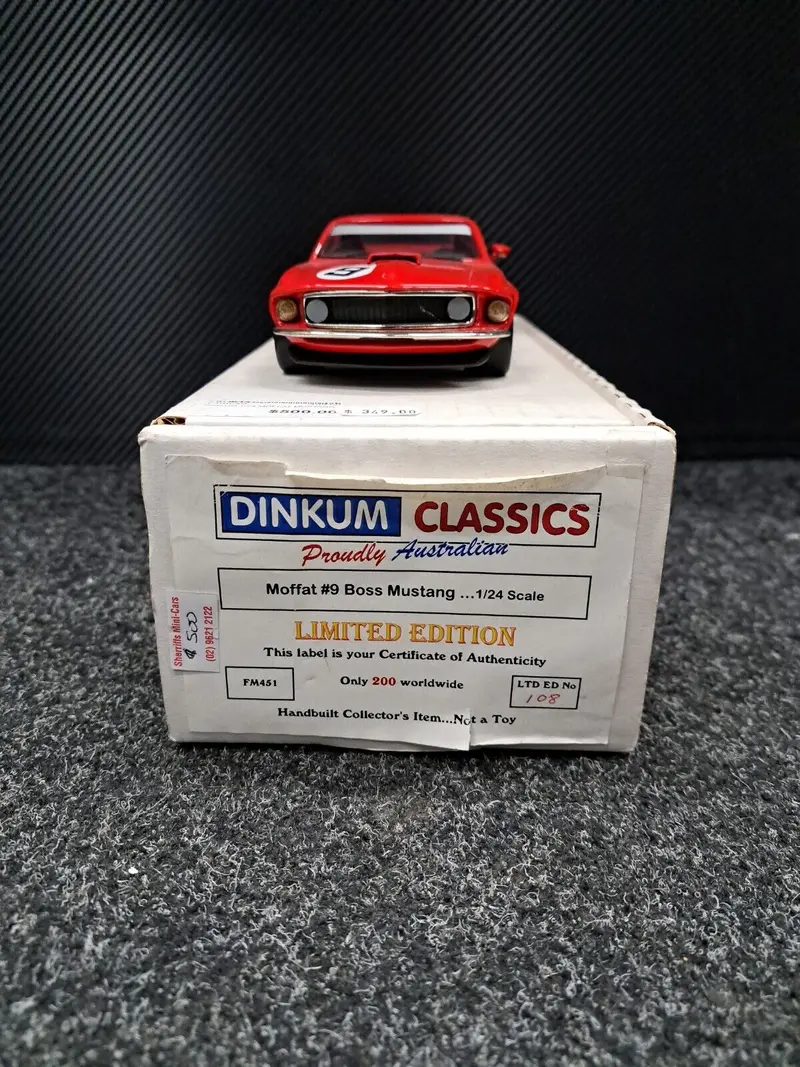 1/24 Dinkum Classics Moffat #9 Boss Mustang 1