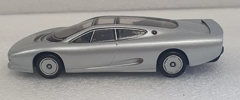 1/43 Dinkum Classics Jaguar Xj220 1