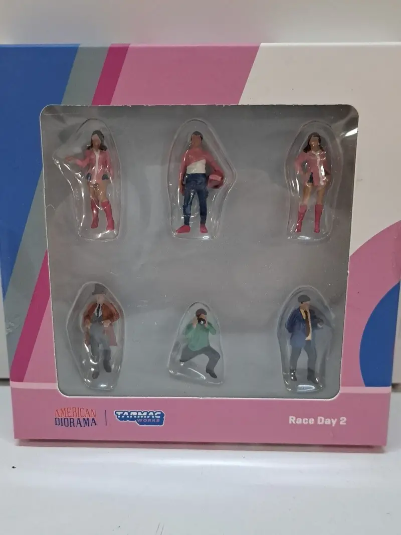 1/64 Tarmac Works Figures Race Day 2 1