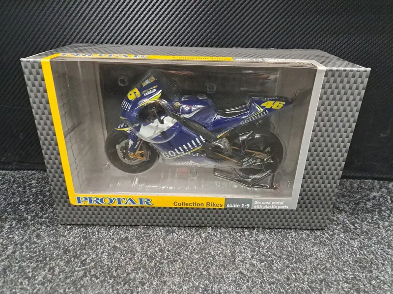 1/9 Protar Valentino Rossi 2005 Yamaha 1