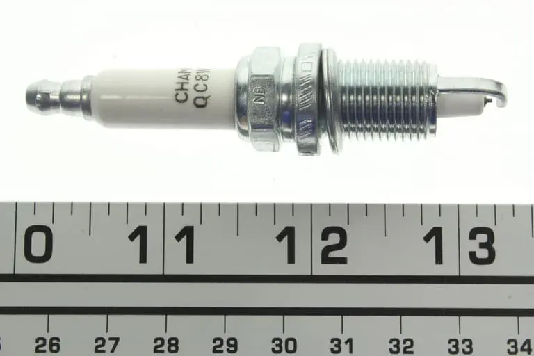Evinrude Champion Qc8wepia Spark Plug 1