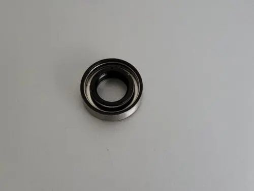 Evinrude Oil Retainer 1