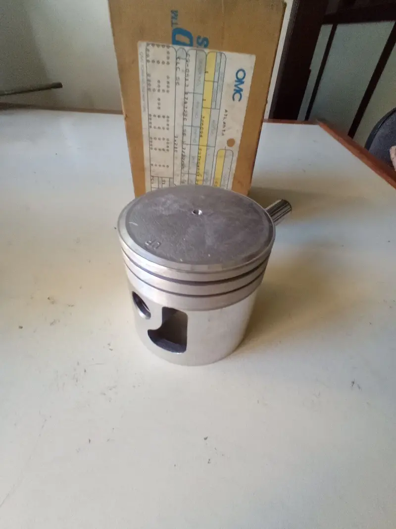 Evinrude Piston (386094) 1
