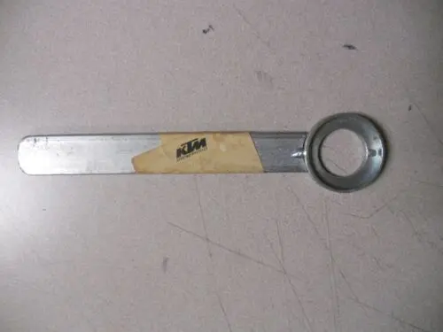 Ktm Holding Spanner Flywheel 1