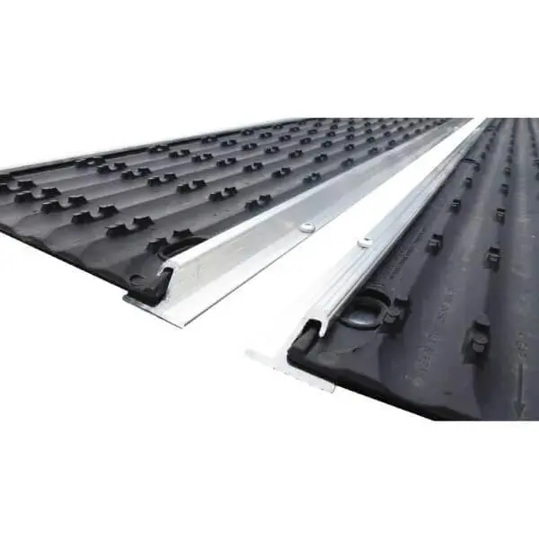 Superglide Edge Rail Trim 1